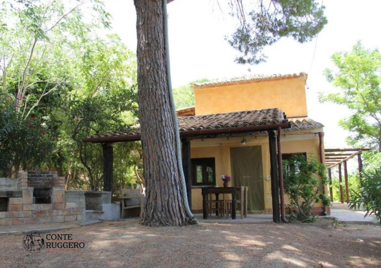 Tenuta Conte Ruggero Santa Domenica  Exterior photo