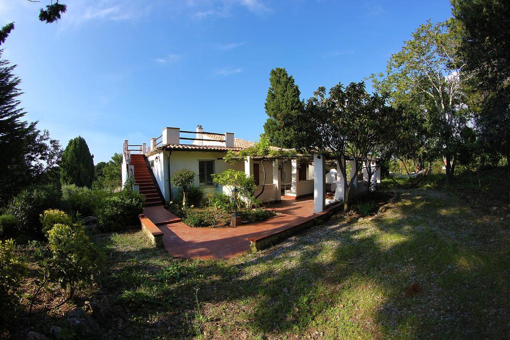 Tenuta Conte Ruggero Santa Domenica  Exterior photo