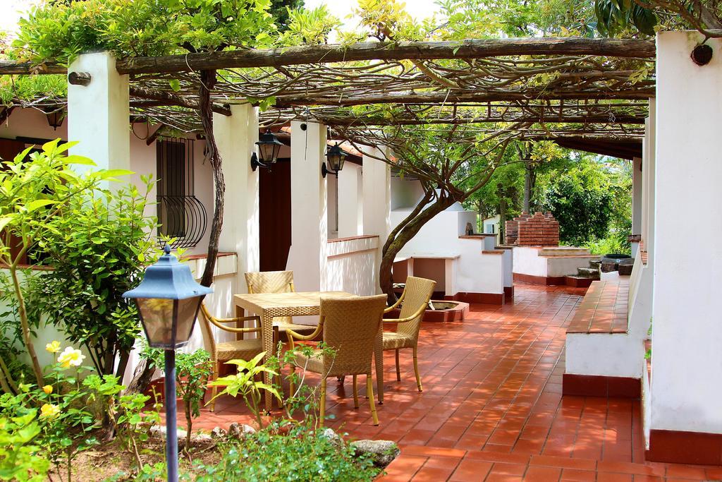 Tenuta Conte Ruggero Santa Domenica  Exterior photo